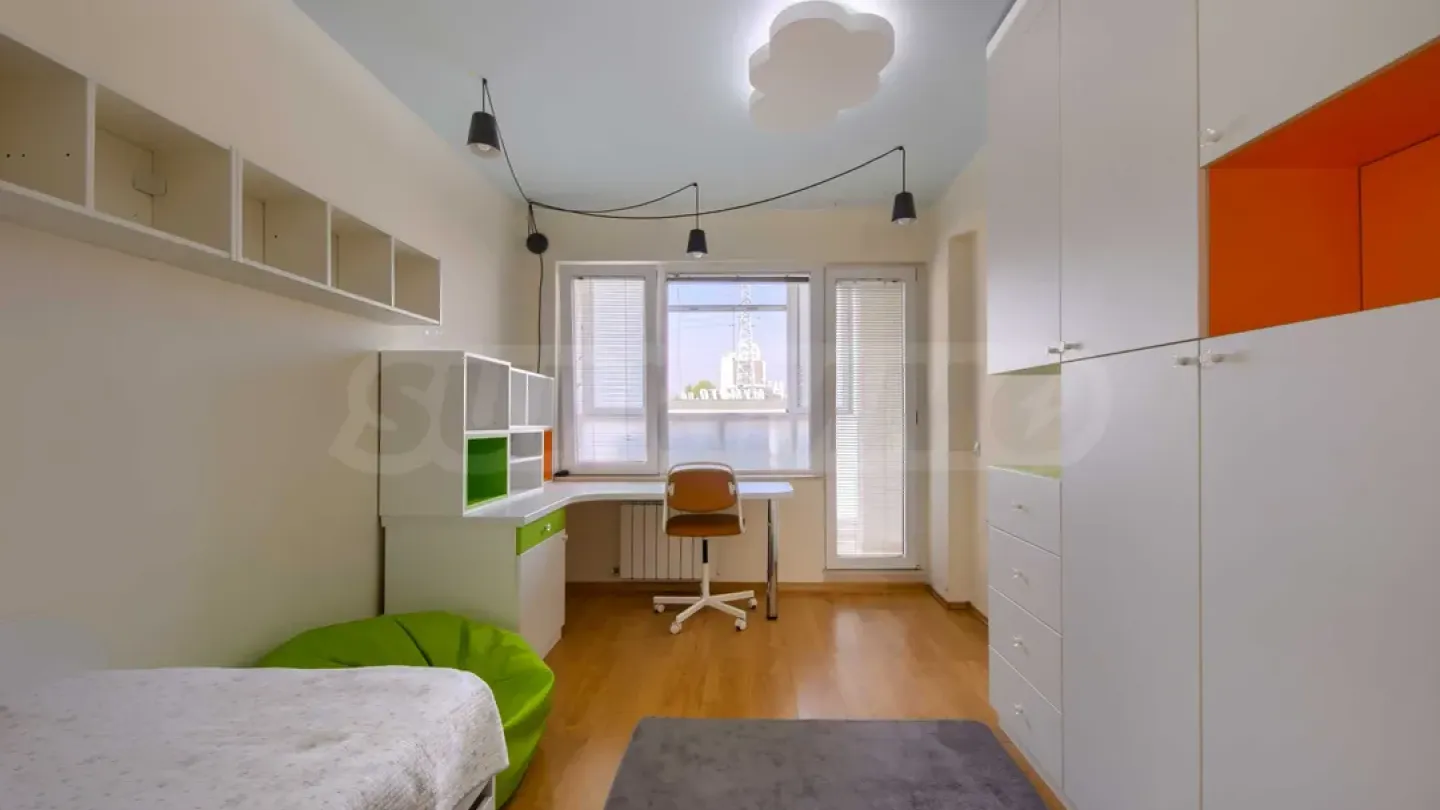 Spacious, Fully Furnished Apartment Near Paradise Center, Sofia - Image 3