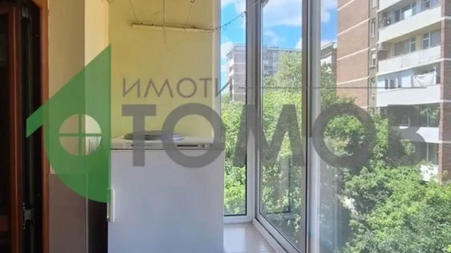 Spacious Three-Bedroom Apartment in Central Stara Zagora for Sale - Image 3