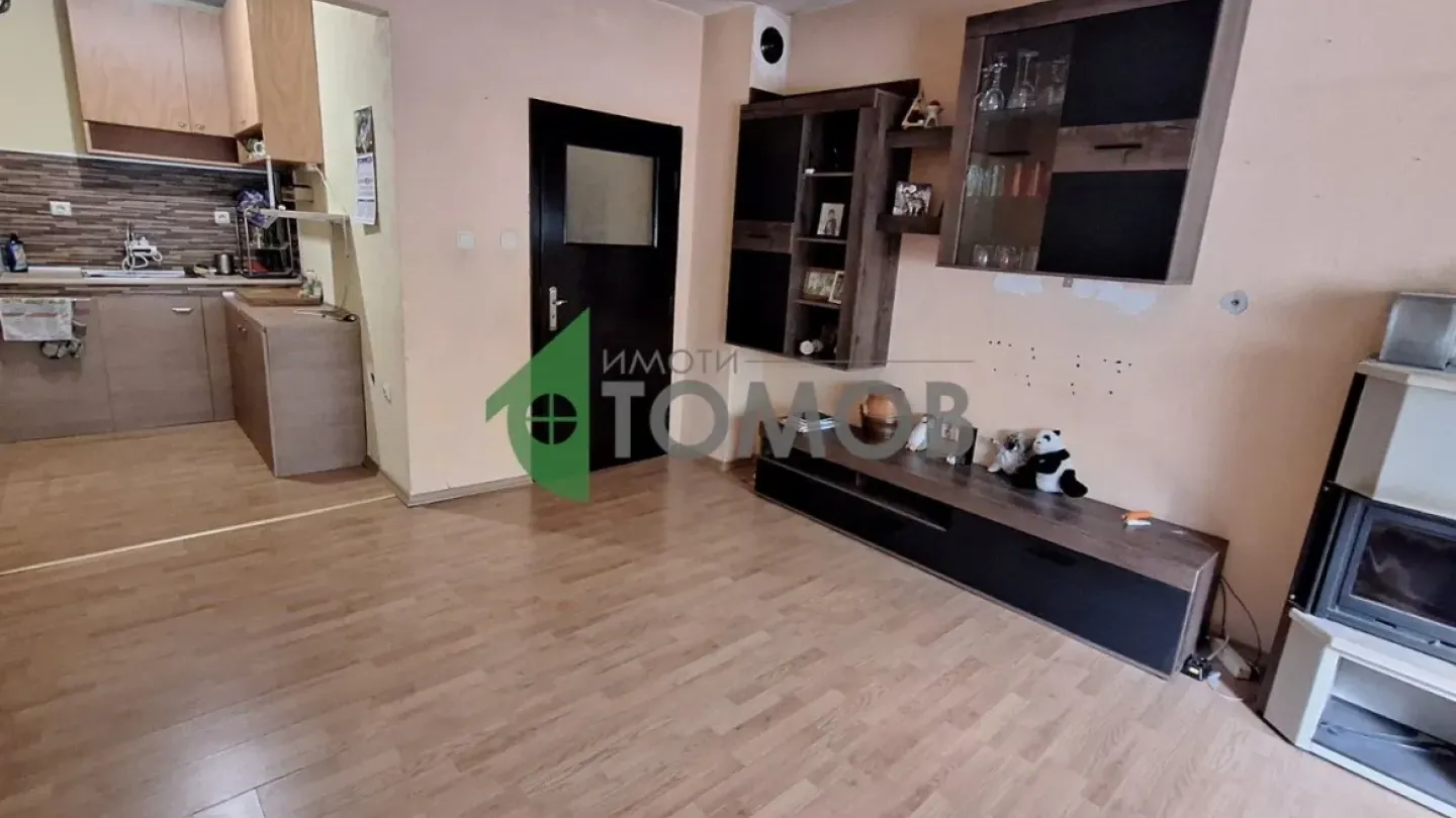 Spacious Three-Bedroom Apartment in Sought-After Stara Zagora - Image 1