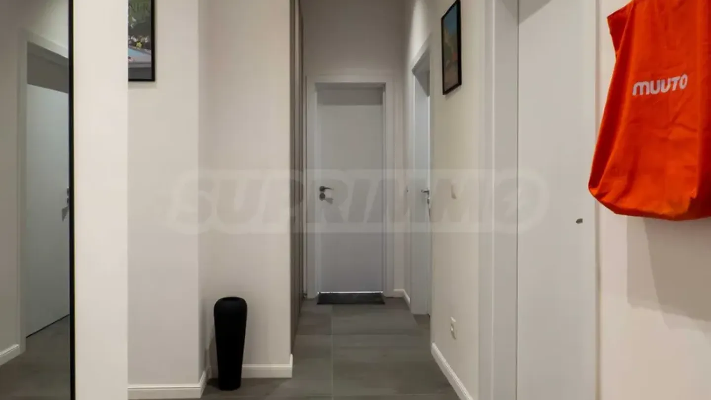Sofia Penthouse: Luxurious 3BR Apartment, Botchevo - Image 3