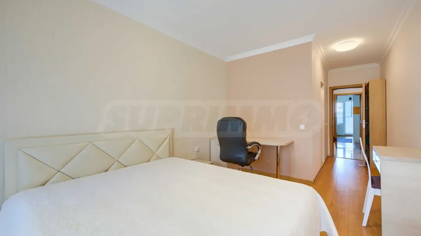Spacious, Fully Furnished Apartment Near Paradise Center, Sofia - Image 5