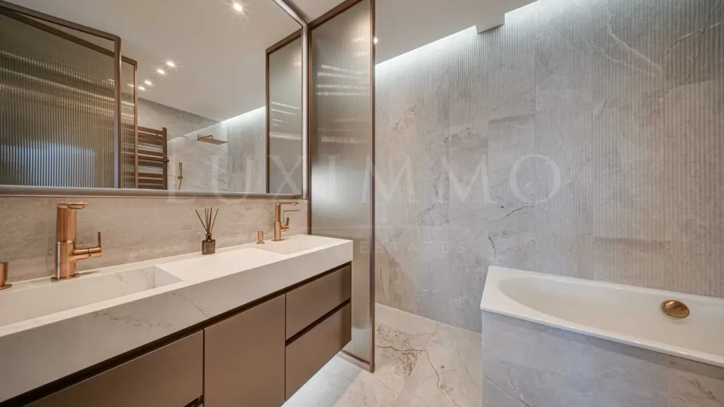 Spacious Designer Apartment with Panoramic Vitosha Views - Image 1