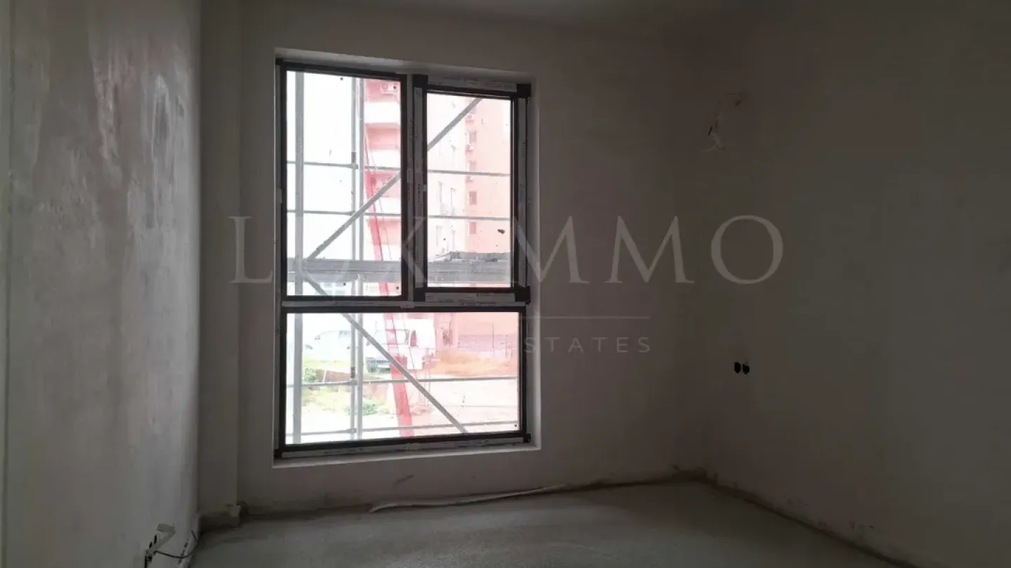 Spacious One-Bedroom Apartment Near Retail & Park in Plovdiv - Image 1