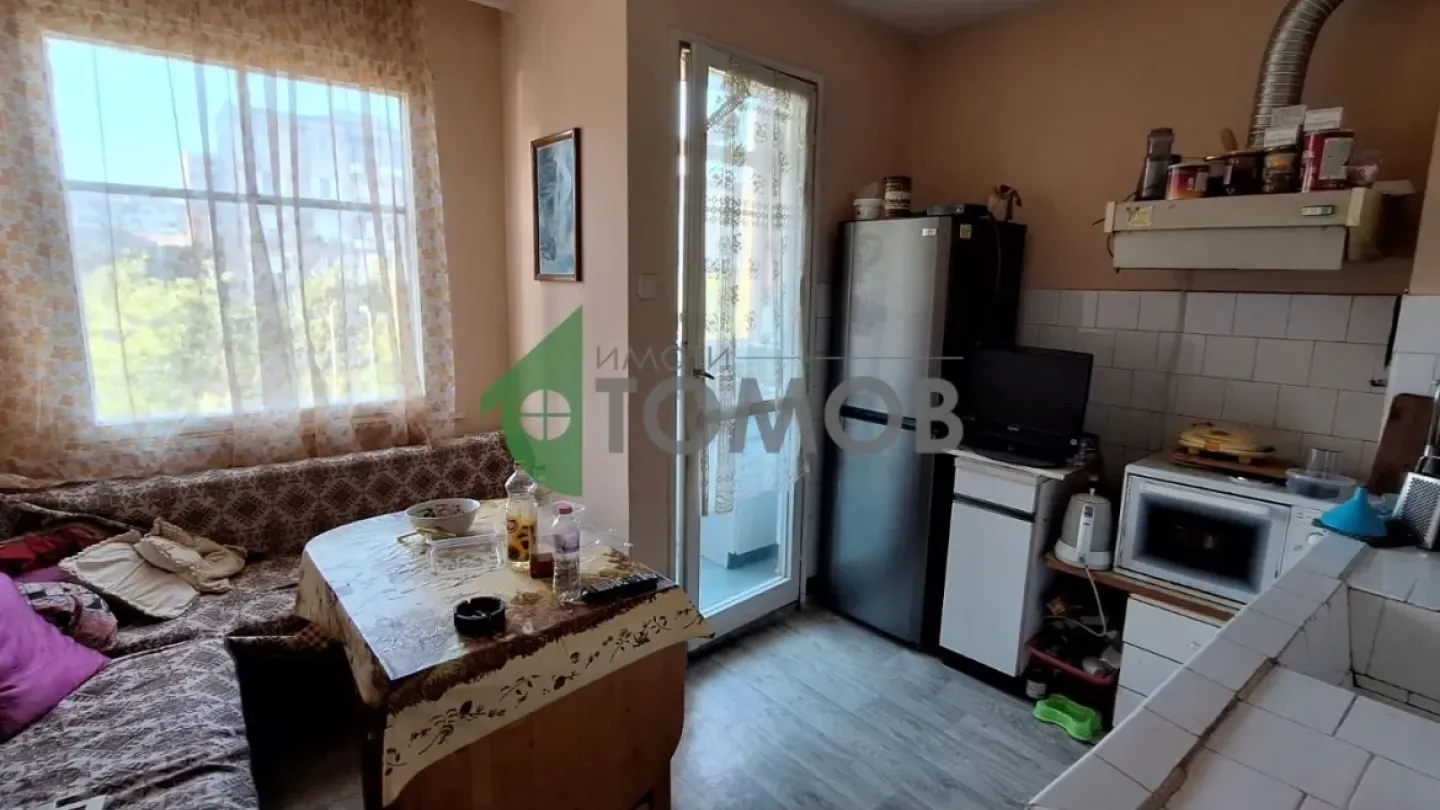 Spacious Three-Bedroom Apartment in Slavyanov, Stara Zagora - €92,000 - Image 1