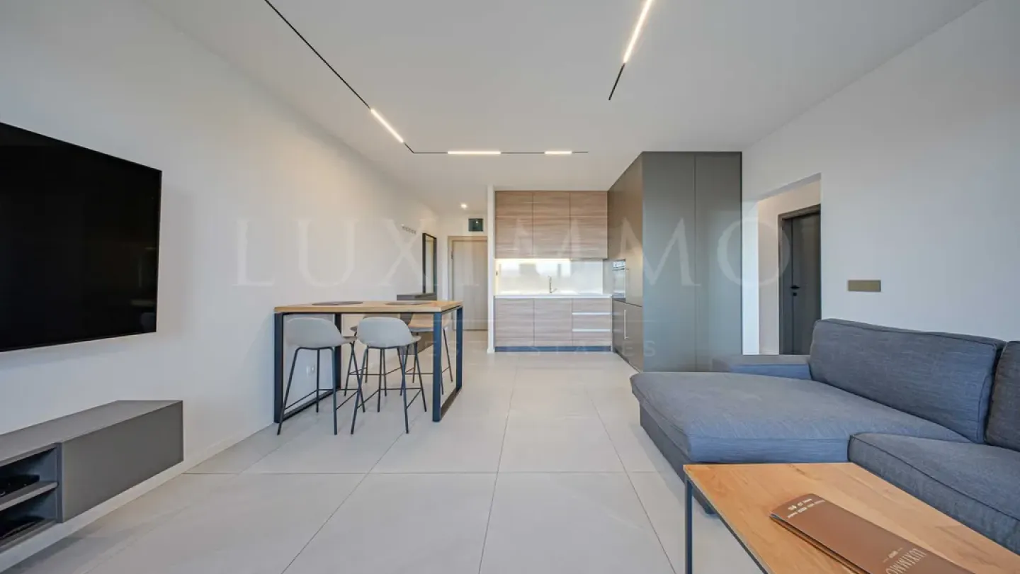 Spacious 2-Bed Apartment in Sofia’s "White Quarter" - Image 2