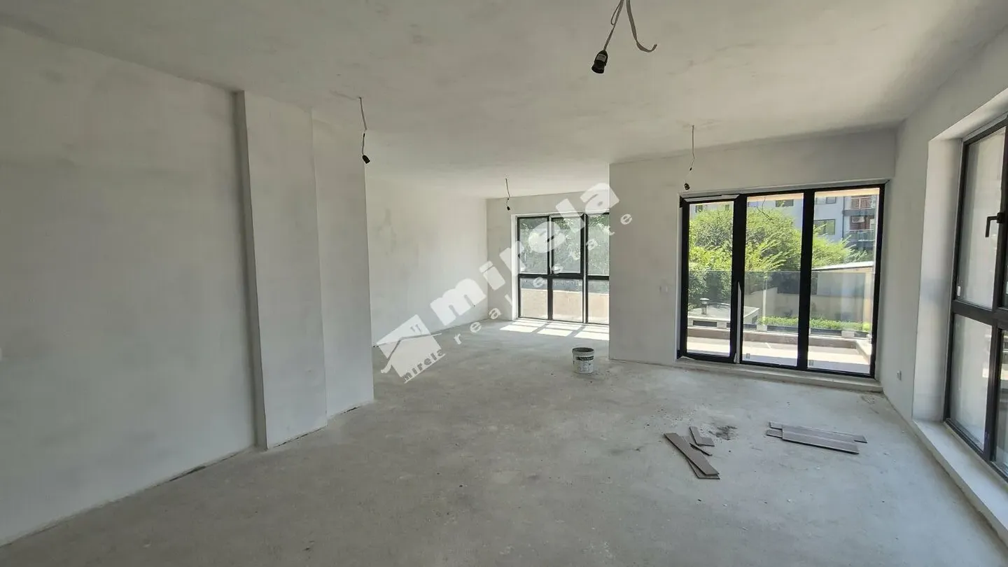 Spacious 3-Bedroom Apartment in Varna's Brz District - EUR 350,000 - Image 4