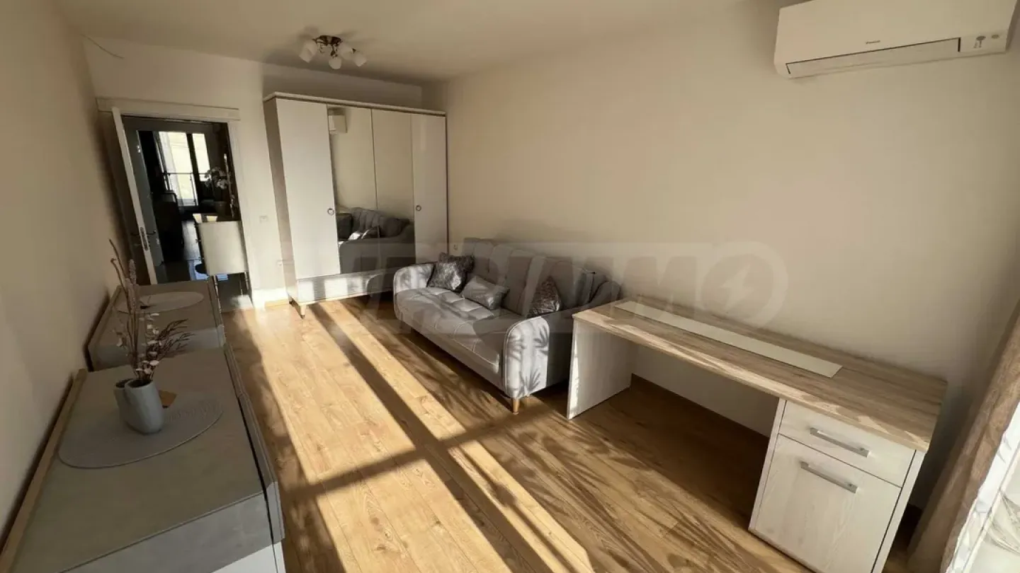 Luxury Varna Apartment with Parking - 150m2 - Image 2