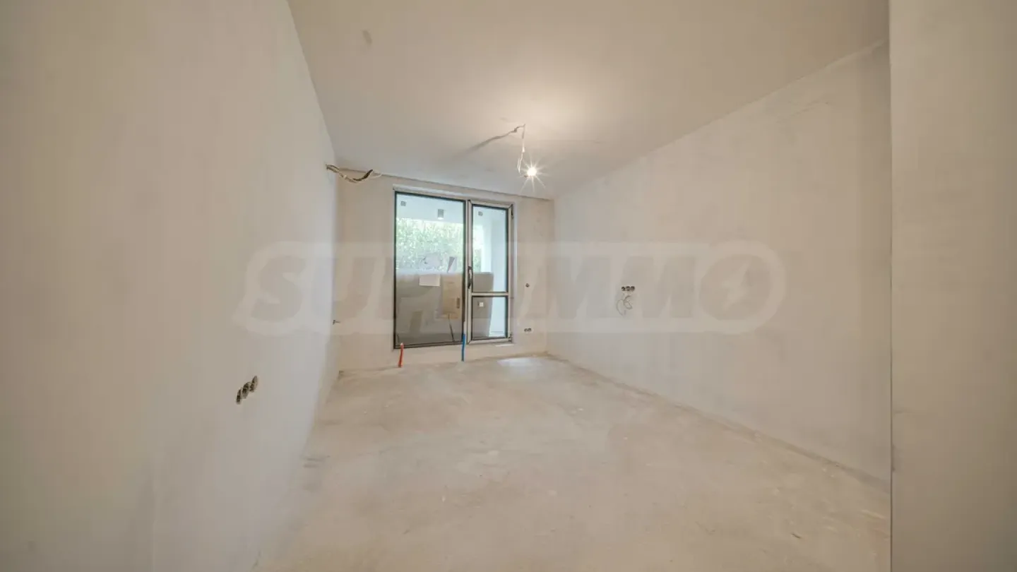 Spacious 2-Bedroom Apartment with Parking in Pavlovo - Image 2