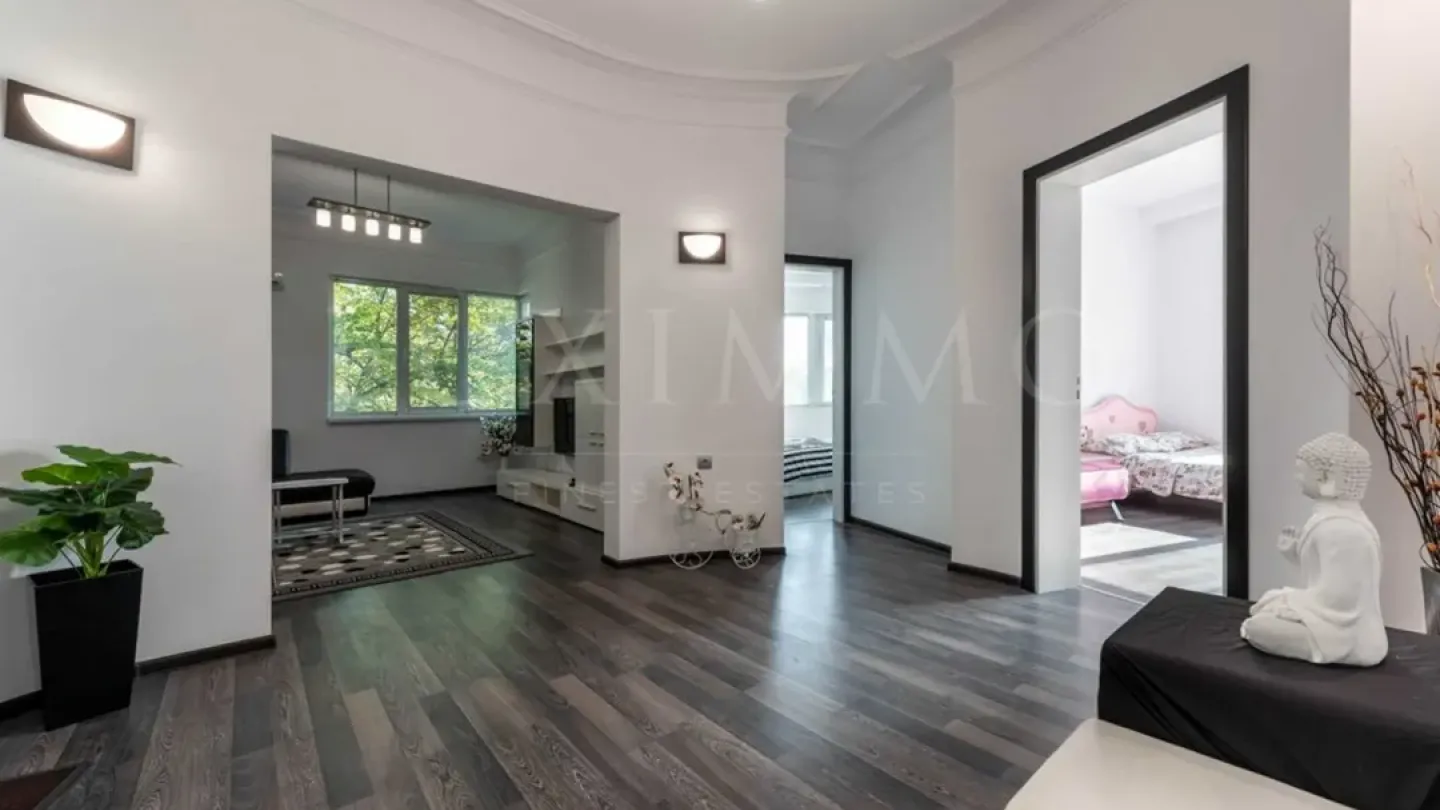 Spacious, Fully Furnished 2-Bedroom Apartment in Varna Center - Image 3