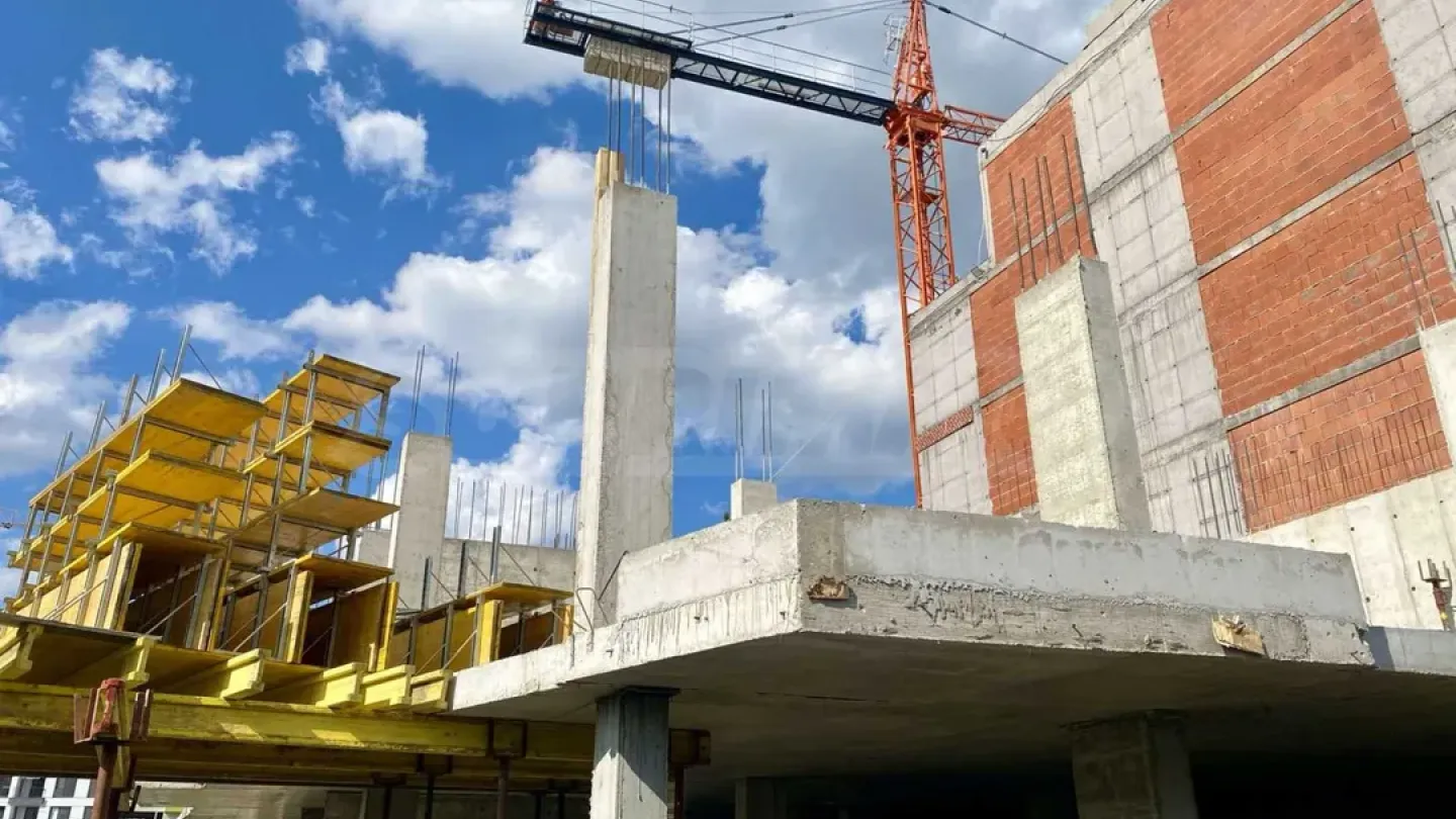 Modern 2-Bedroom Apartment in Sofia's LVSky Area - Image 4