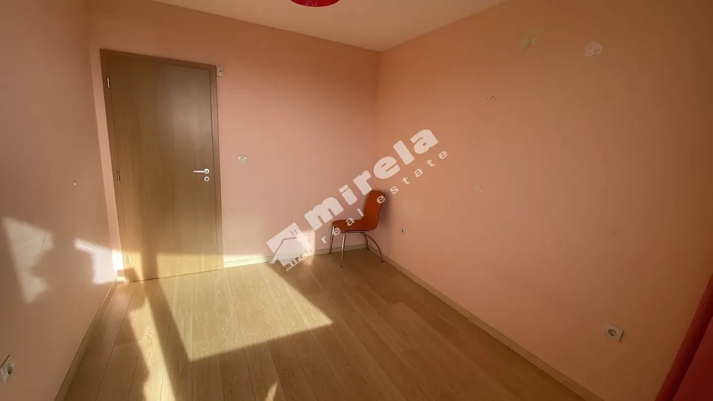 Spacious, Fully Furnished 3-Bedroom Apartment with Sea Views in Varna - Image 3