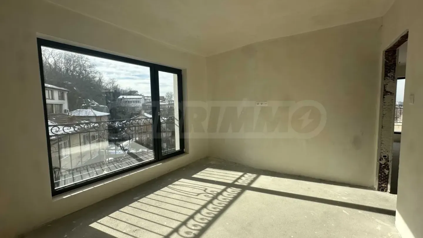 Spacious 3-Bedroom Apartment in Plovdiv Center - Image 2
