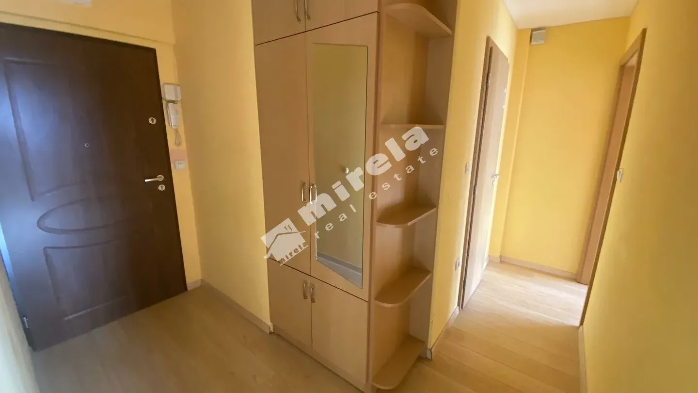 Spacious, Fully Furnished 3-Bedroom Apartment with Sea Views in Varna - Image 1