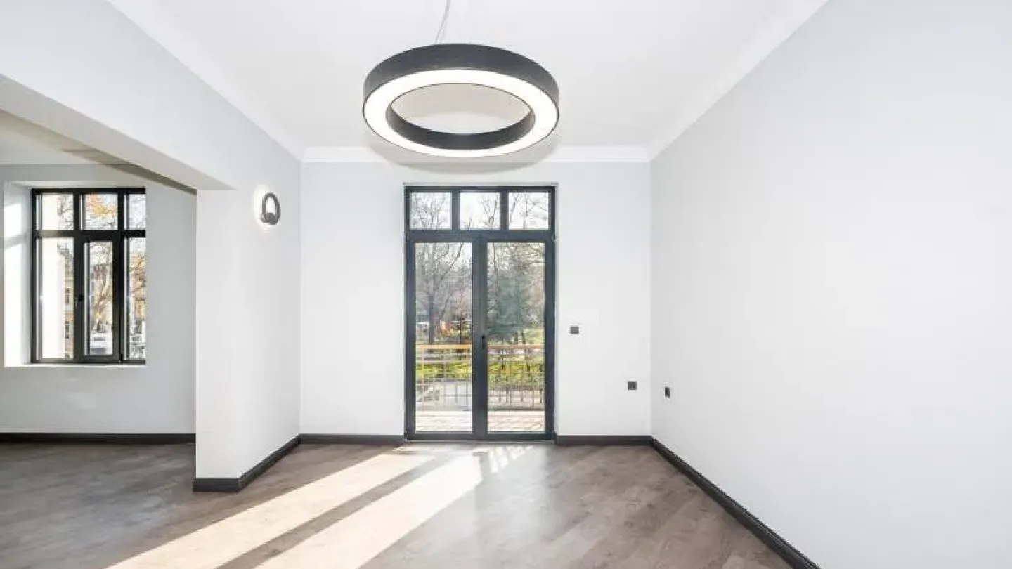 Spacious, Renovated Apartment in Plovdiv City Center – Perfect for Living or Working. - Image 4
