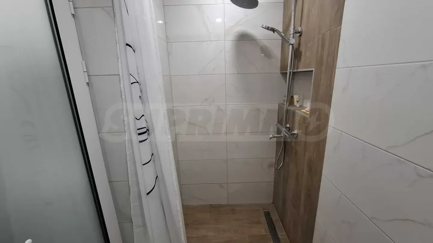 Bright 3-Bedroom Apartment in Varna's Greek Quarter - Fully Furnished - Image 4