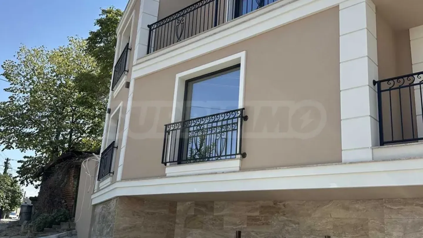 Elegant 1-Bedroom Apartment in Plovdiv's Heart - Image 5