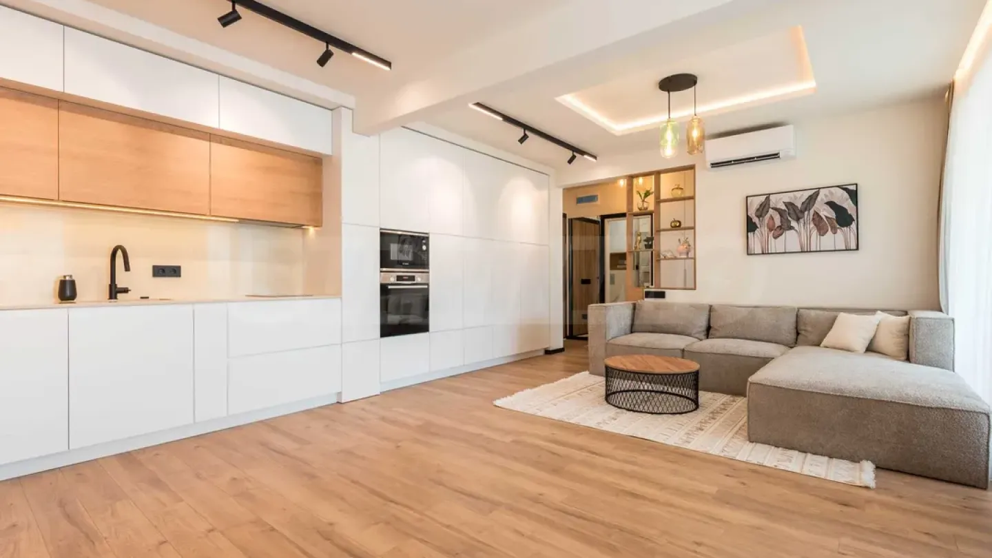 Stylish 2-Bedroom Apartment in Sea Garden Complex, Varna - Image 2