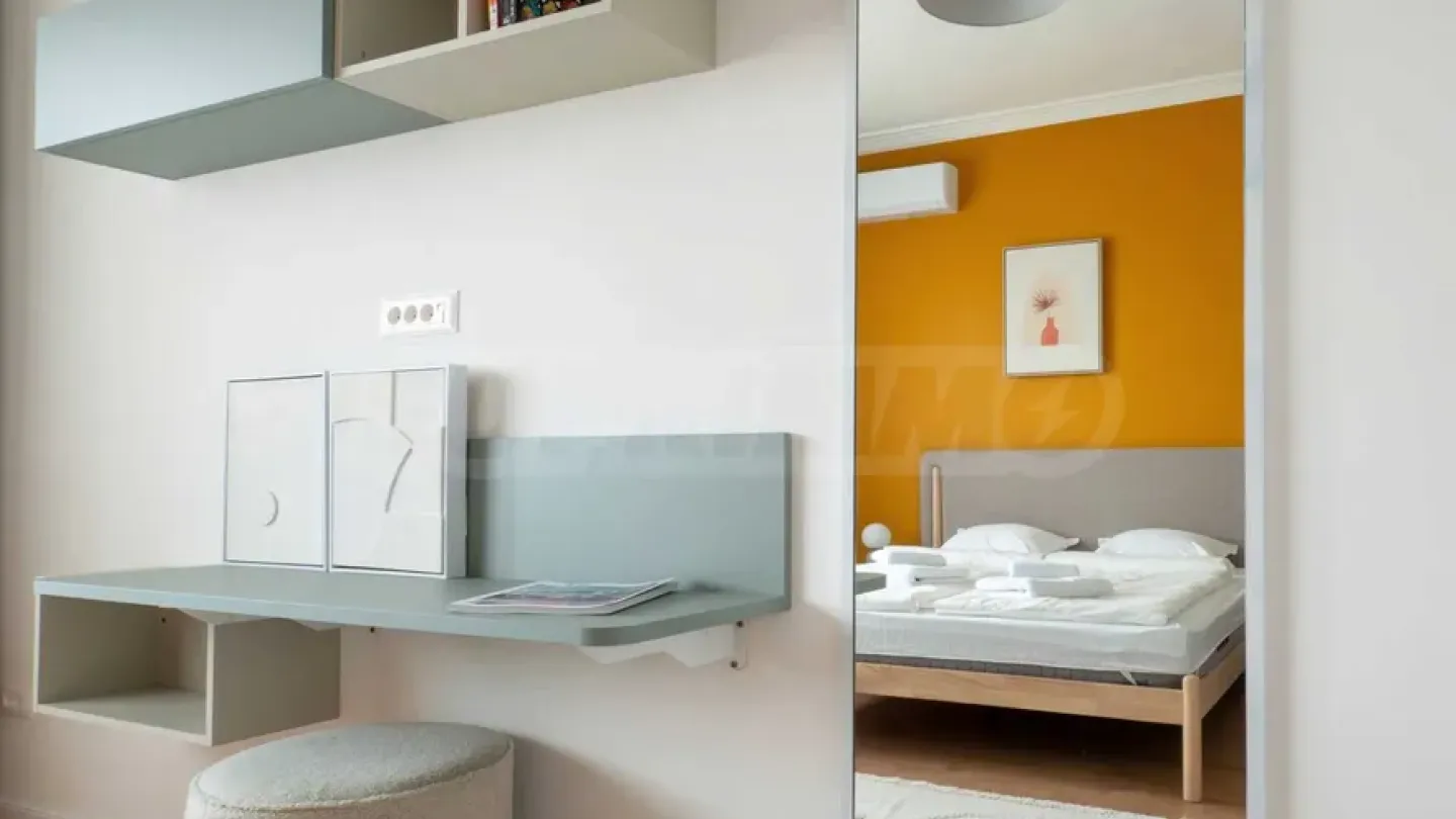 Sofia Penthouse: Luxurious 3BR Apartment, Botchevo - Image 2