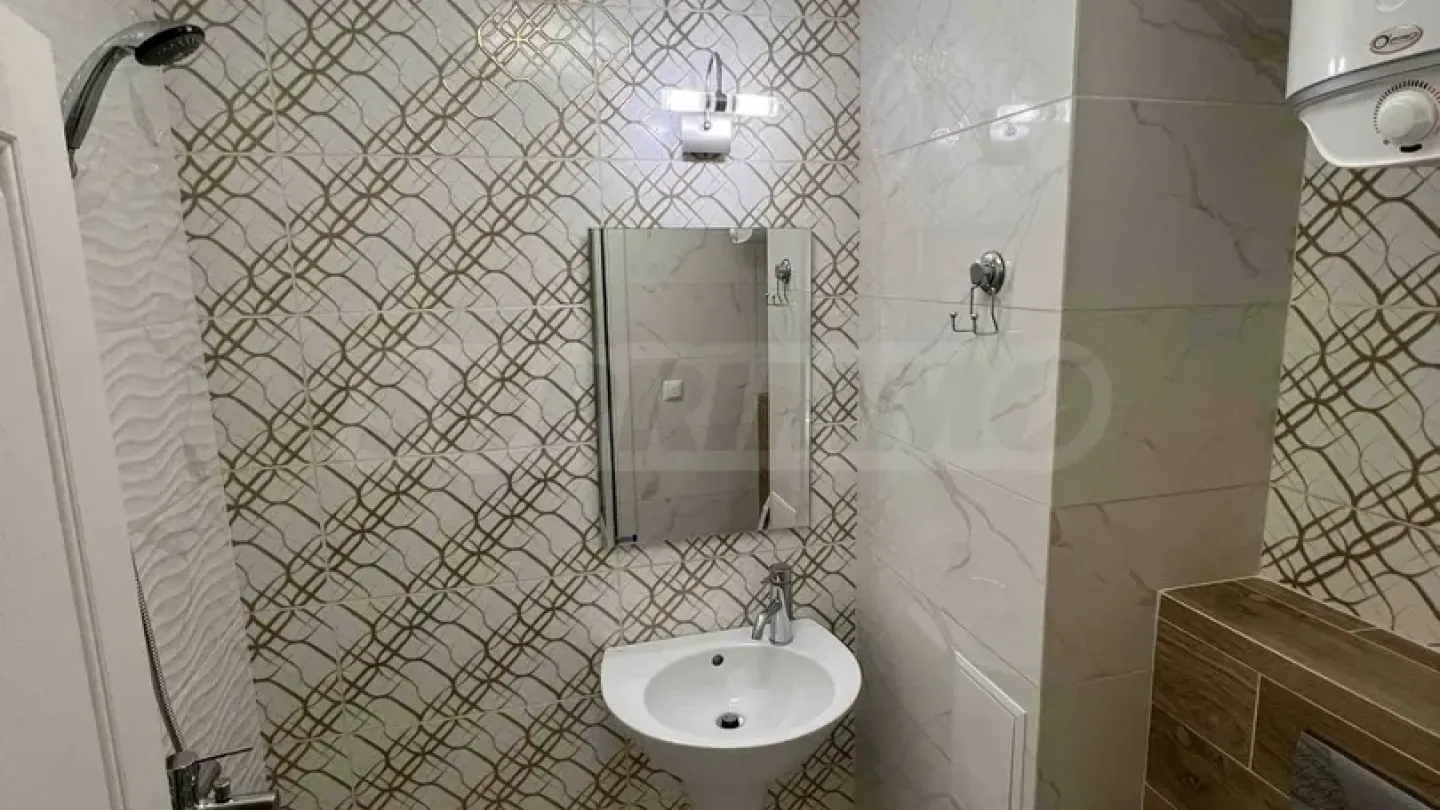 Luxury Varna Apartment with Parking - 150m2 - Image 1