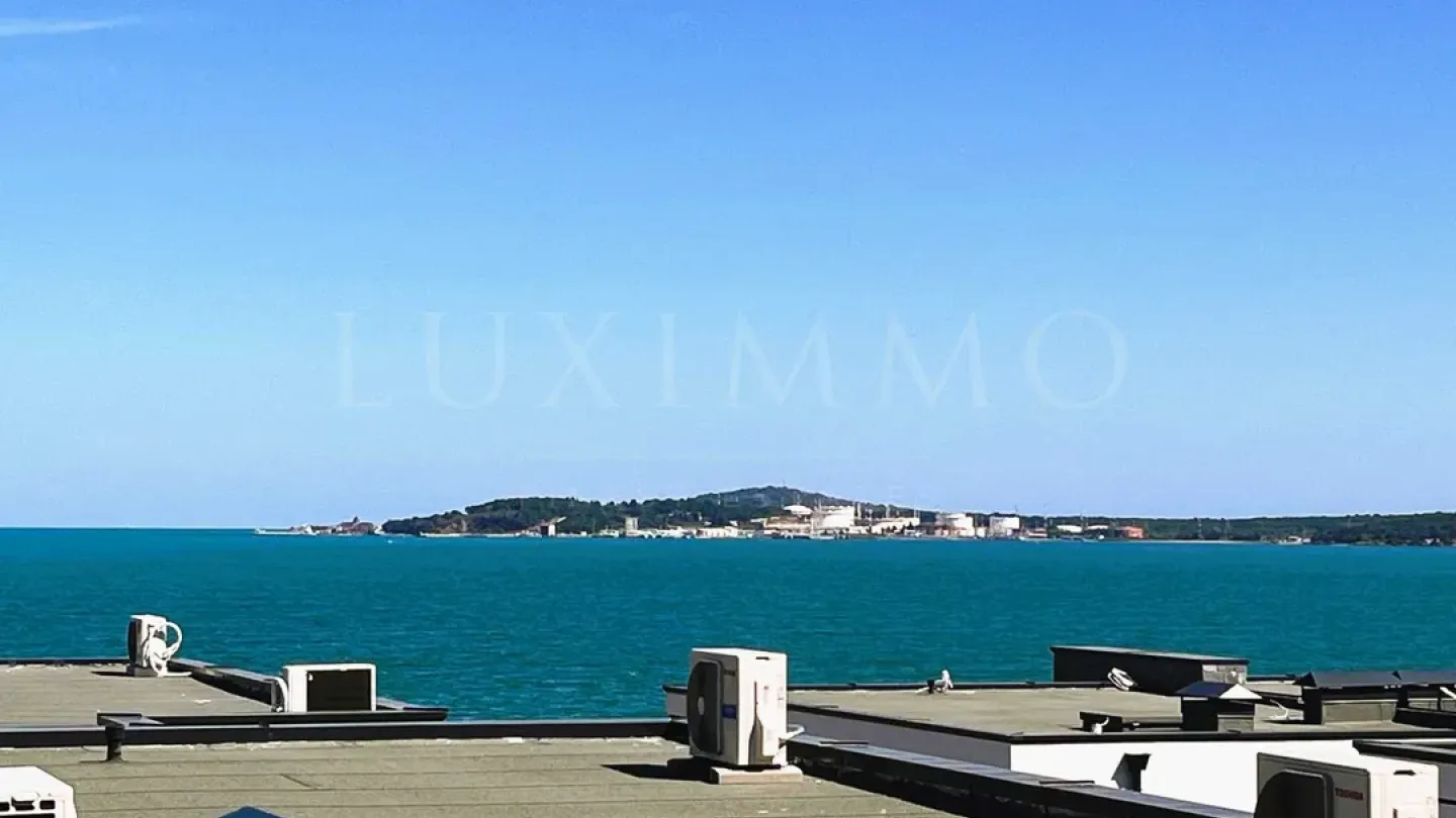 Stylish One-Bedroom Apartment Near Beach in Kraymorie, Burgas - Image 2