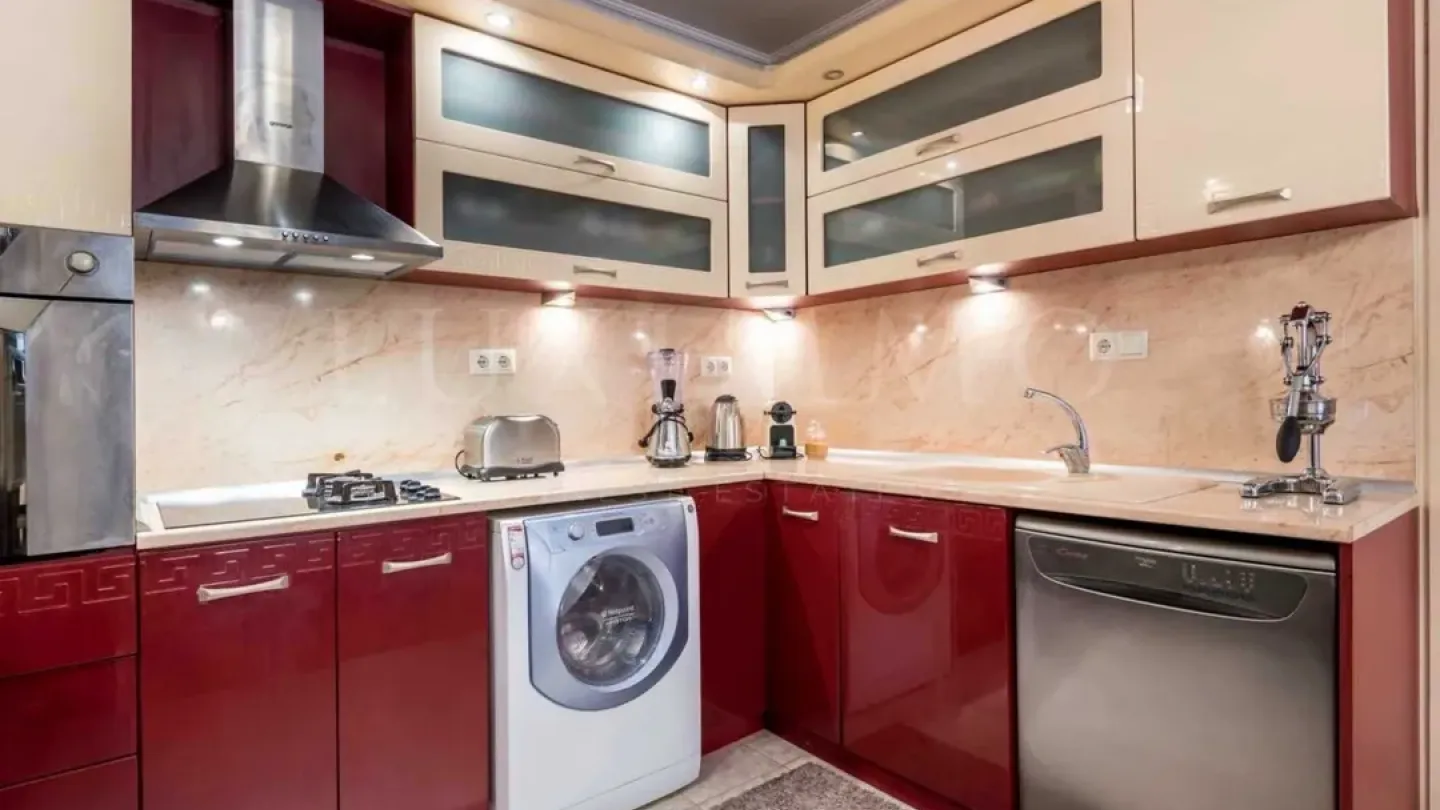 Spacious, Fully Furnished One-Bedroom Apartment Near Medical University - Image 4