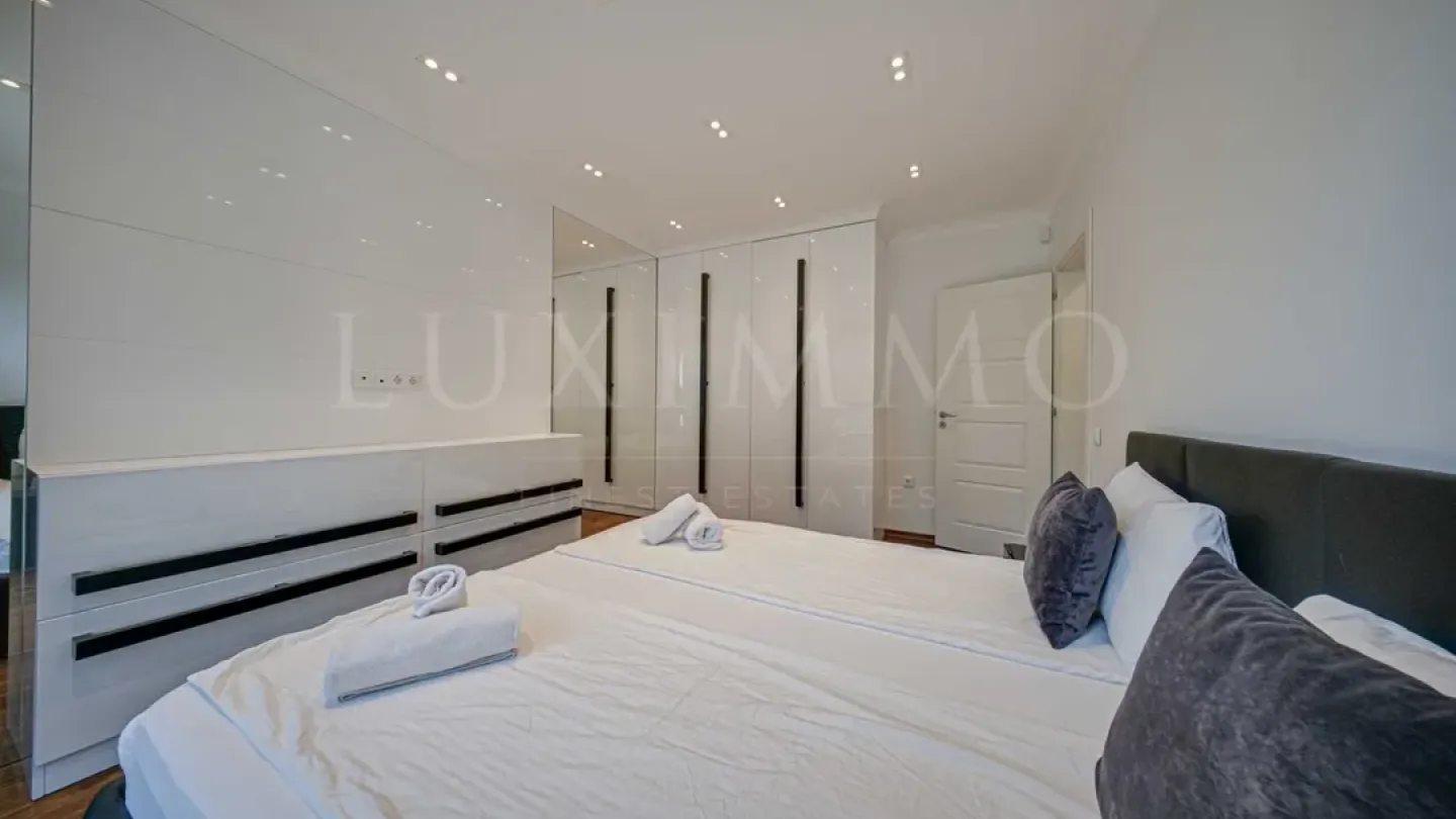 Luxurious 4-Bedroom Apartment in Maxi Complex, Sofia - Image 4
