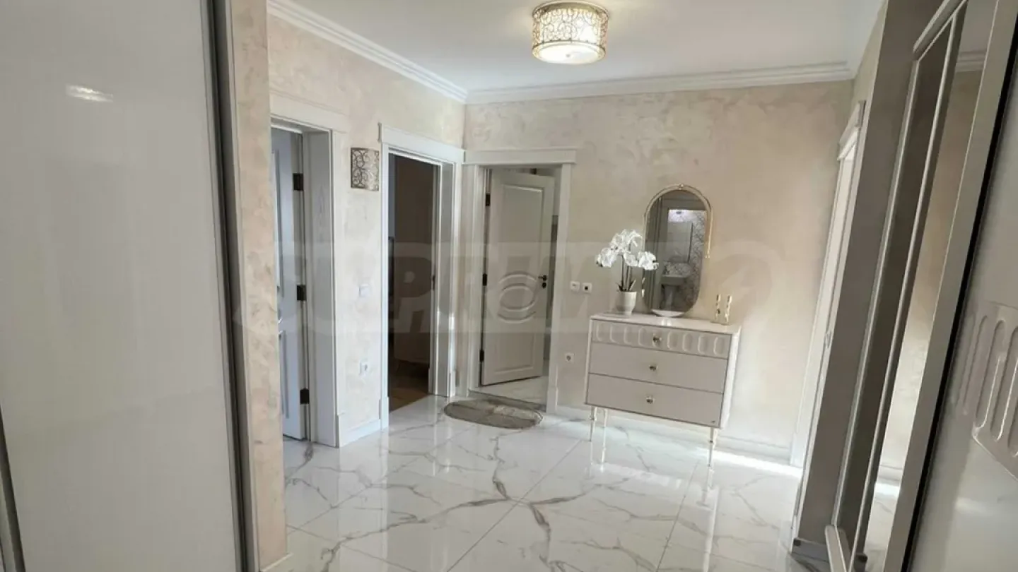 Luxury Varna Apartment with Parking - 150m2 - Image 5