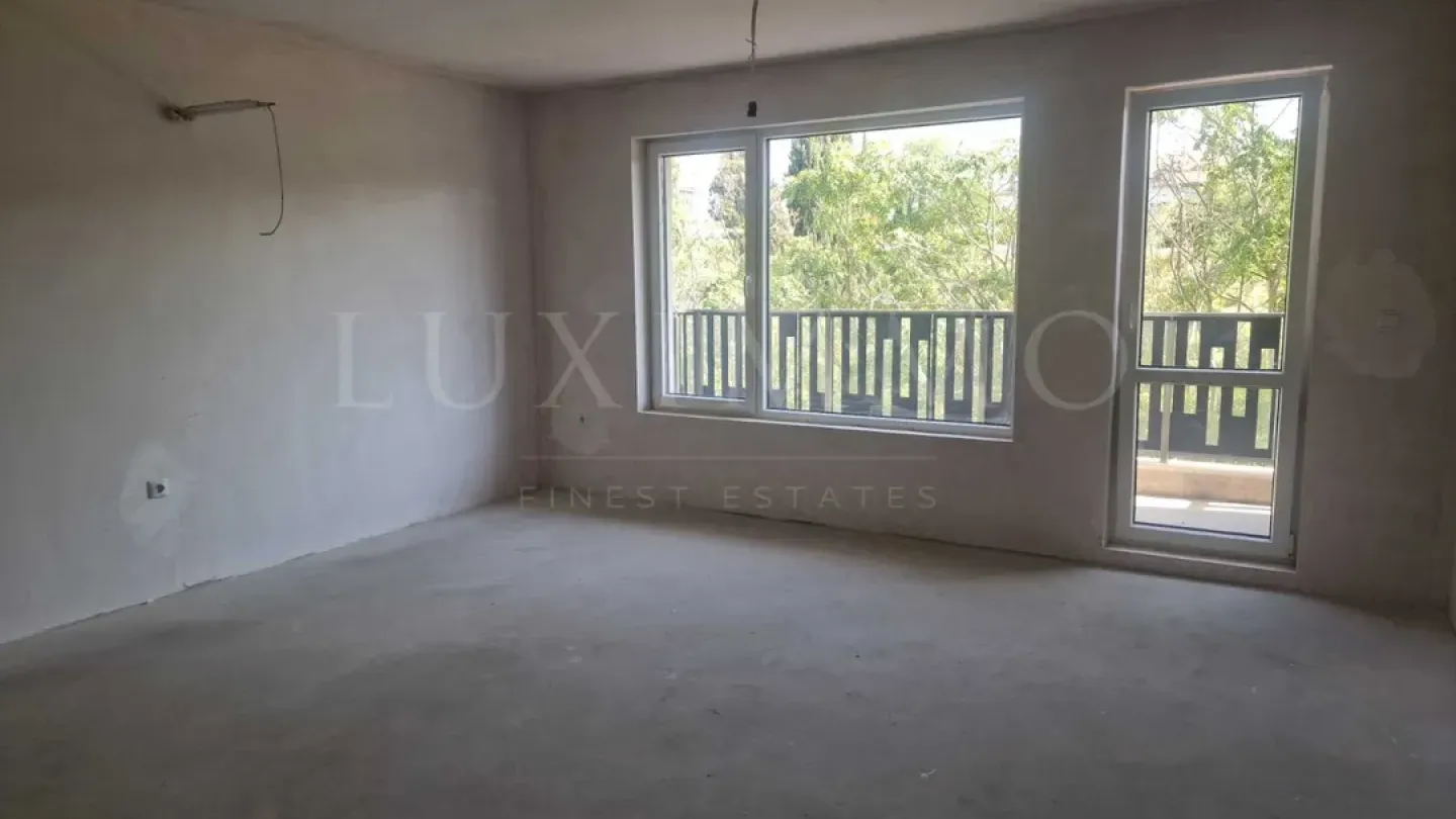 Spacious 2-Bed Apartment Near Cathedral in Modern Varna Building - Image 5