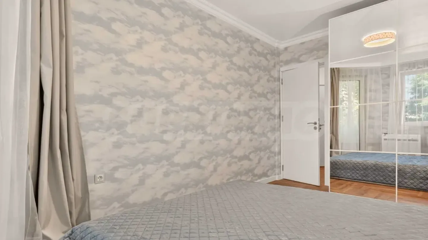 Luxury 3BR Apartment - Varna City Center - Image 4