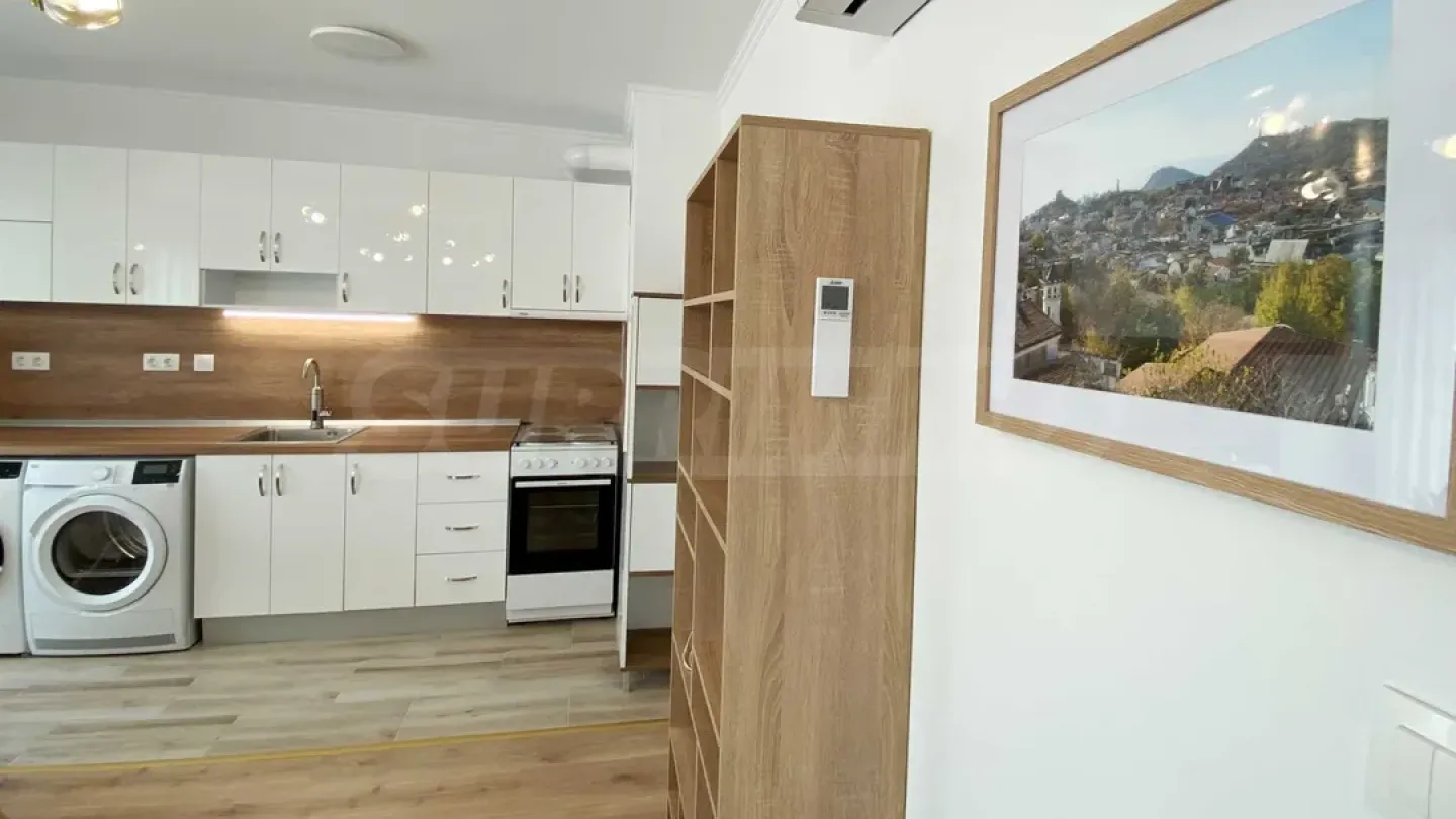 Stylish Fully Furnished Apartment in Plovdiv City Center - Image 4