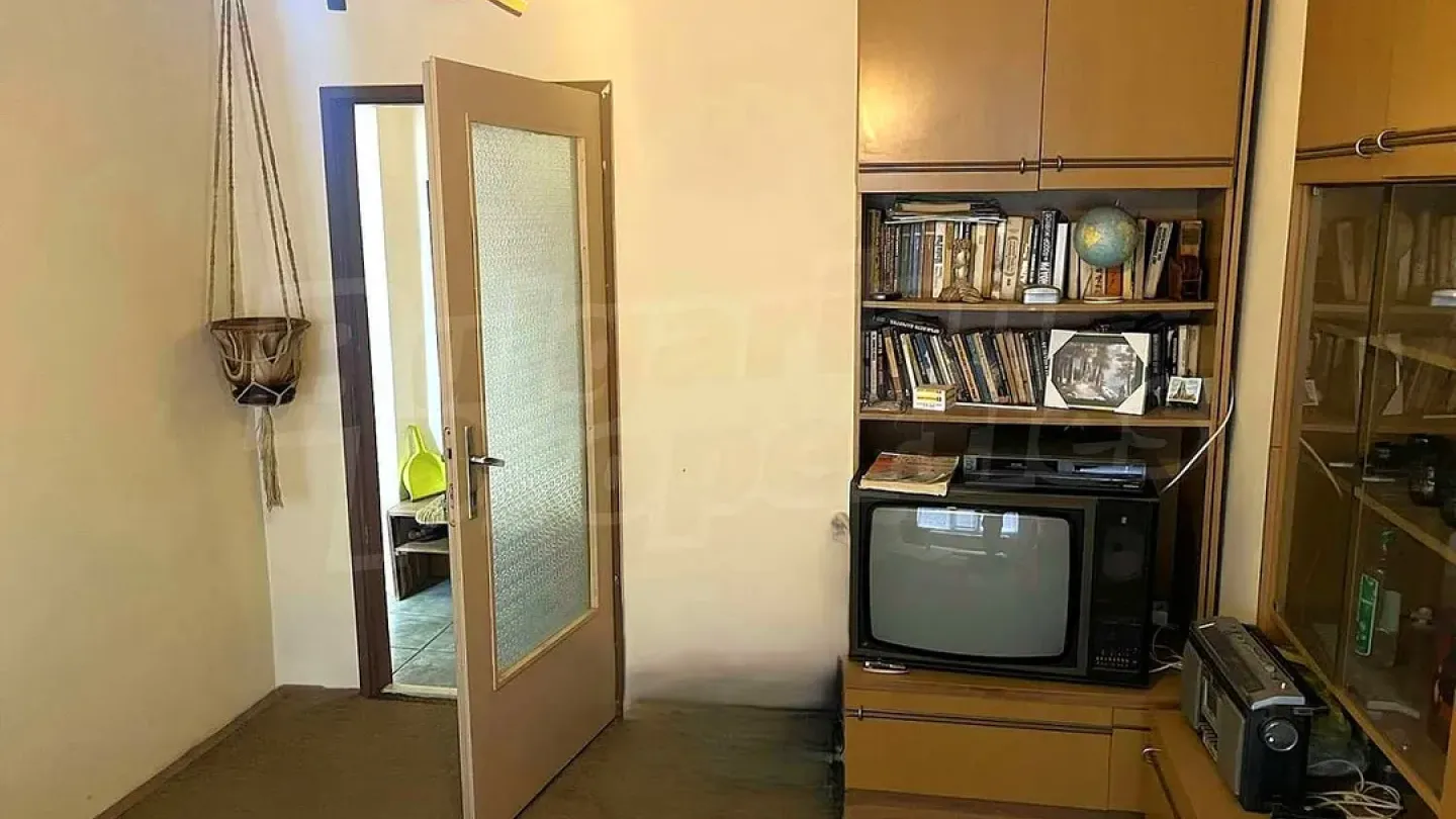 Spacious 2-Bedroom Apartment in Central Stara Zagora - €90,000 - Image 1
