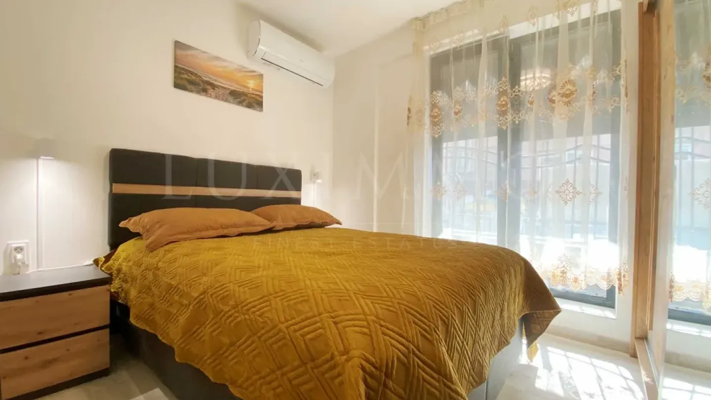 Stylish One-Bedroom Apartment with Parking in Plovdiv's Center - Image 4