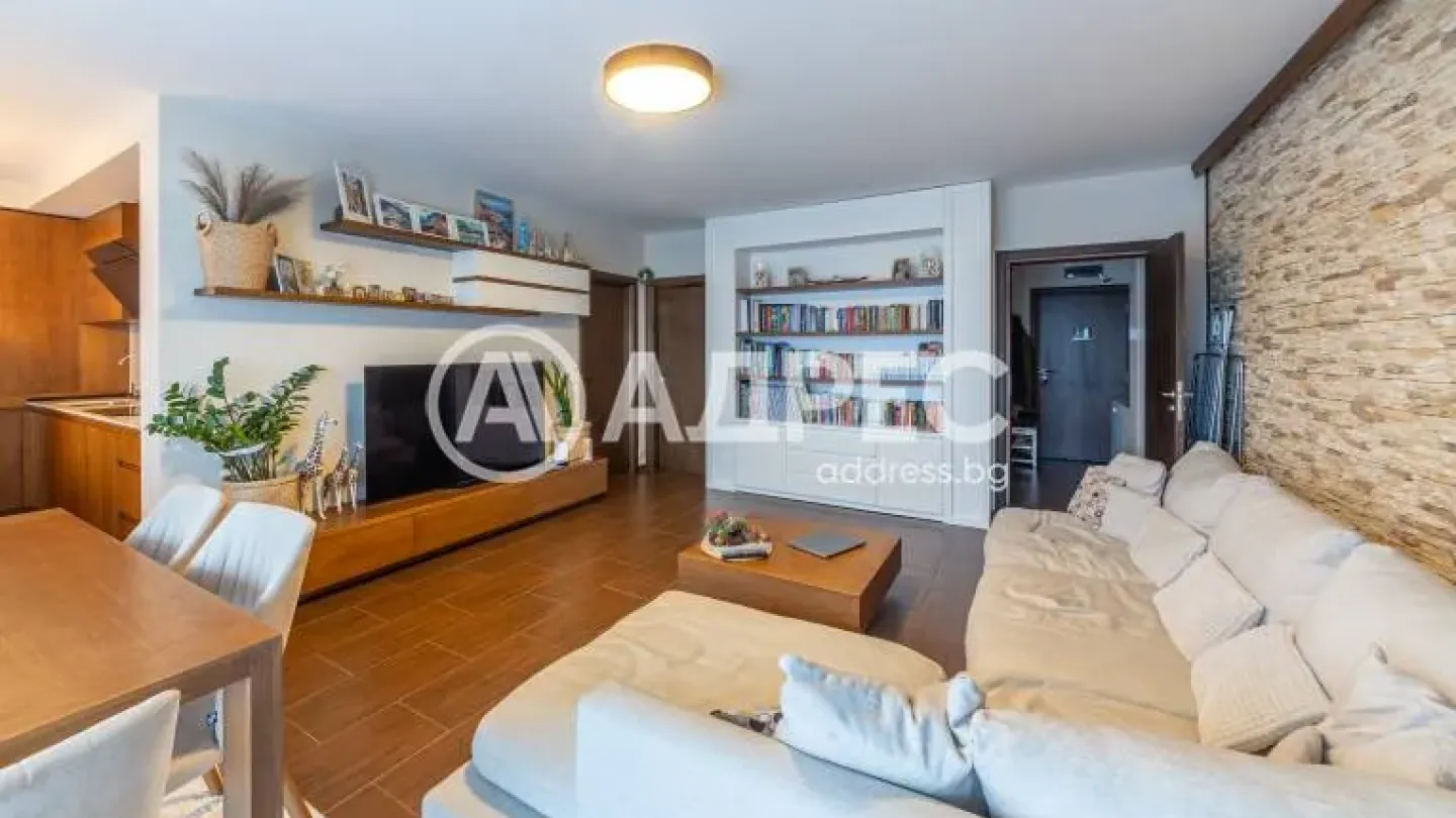 Spacious, Fully Furnished Panorama Apartment in Varna’s Brzyaq District for Sale - Image 2