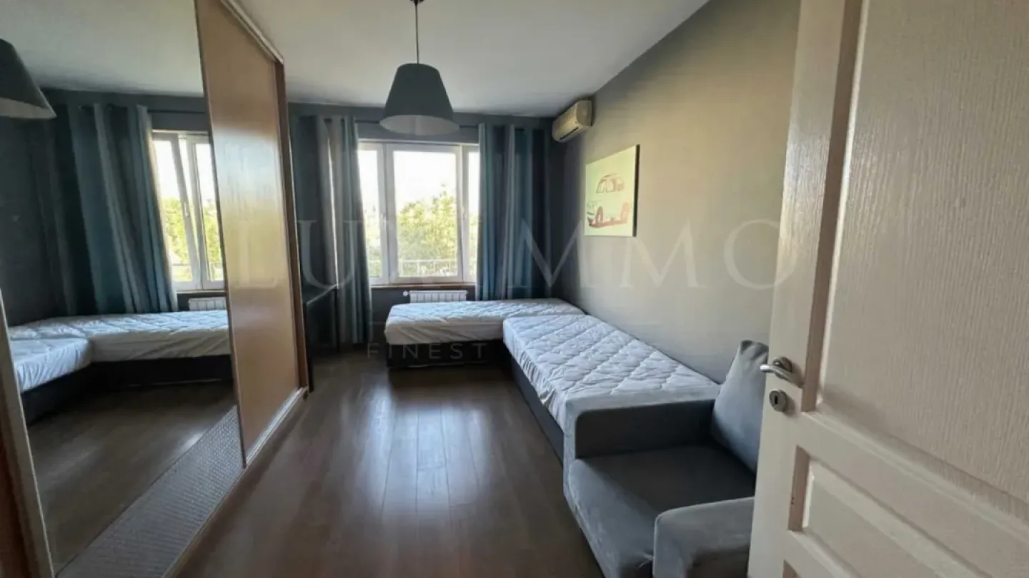 Spacious Furnished Apartment in Sofia's Desirable "Iztok" District - Image 2