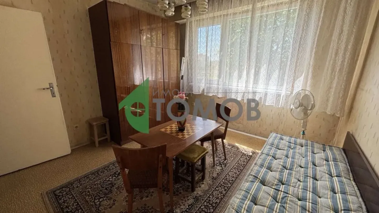 Spacious One-Bedroom Apartment in Stara Zagora's Kazaniski District - Image 4
