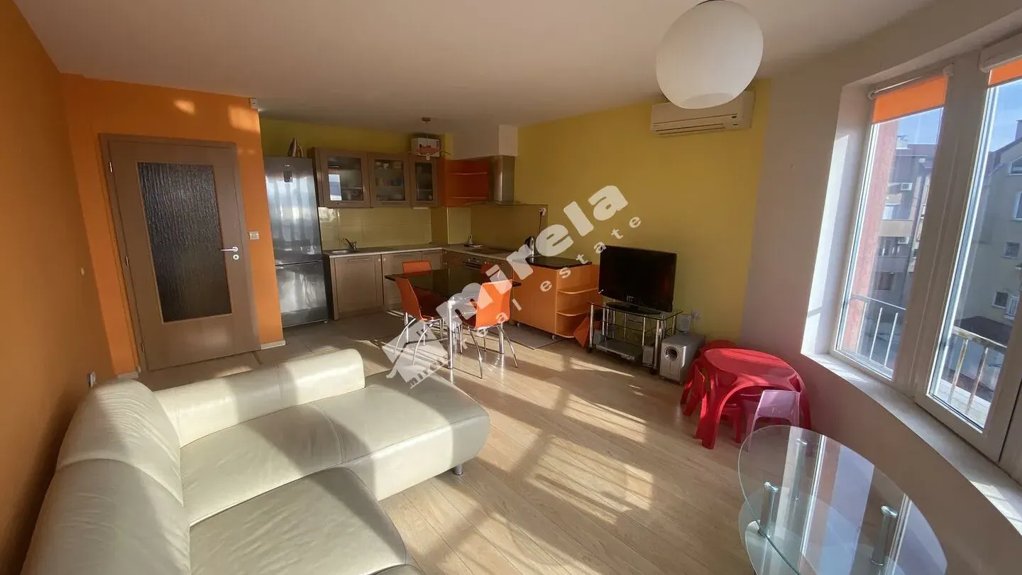 Spacious, Fully Furnished 3-Bedroom Apartment with Sea Views in Varna - Image 2