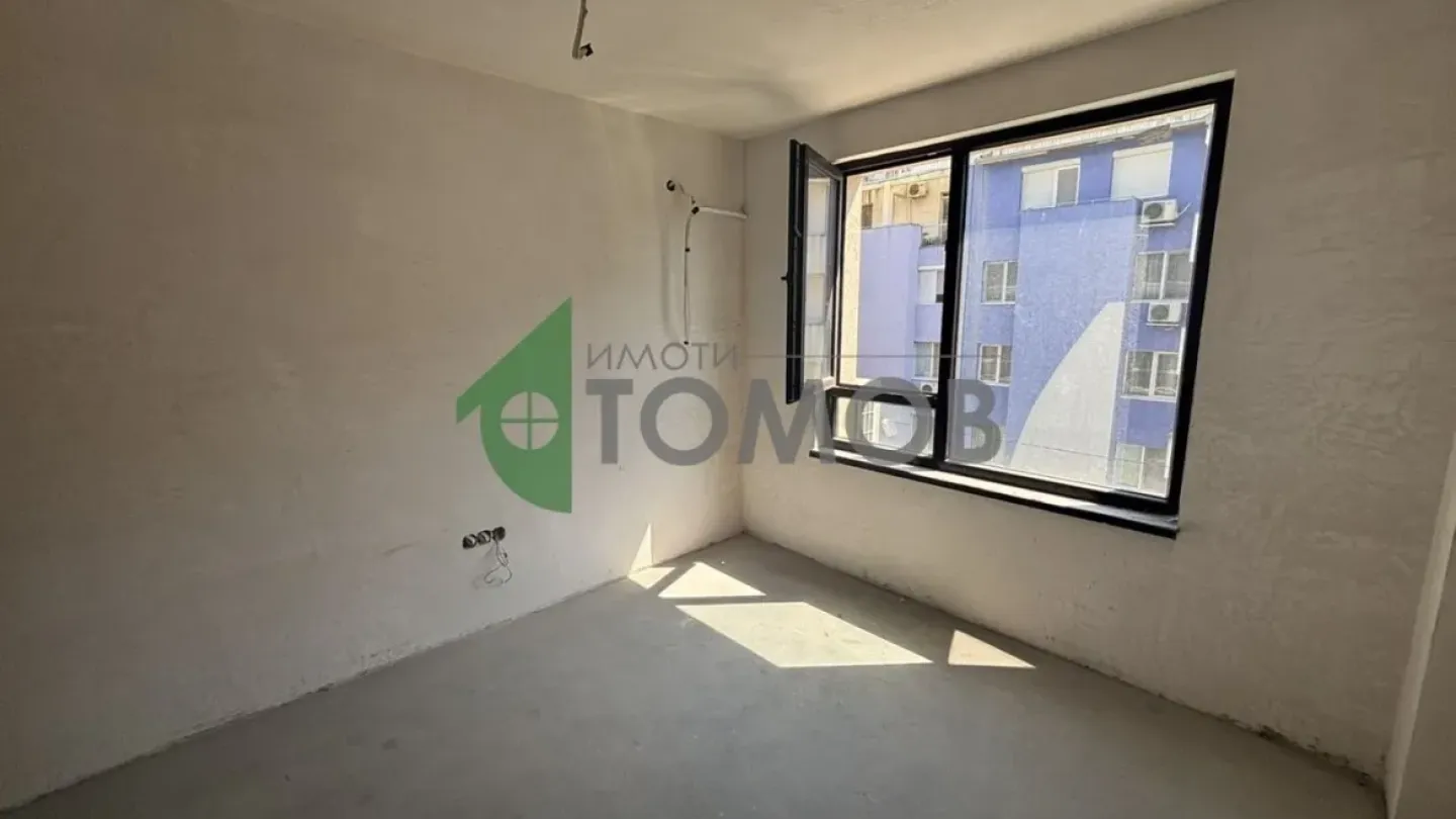 Stylish 2-Bedroom Apartment in Sunny Arazmoto, Stara Zagora - Image 3