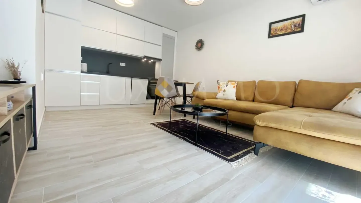Stylish One-Bedroom Apartment with Parking in Plovdiv's Center - Image 1