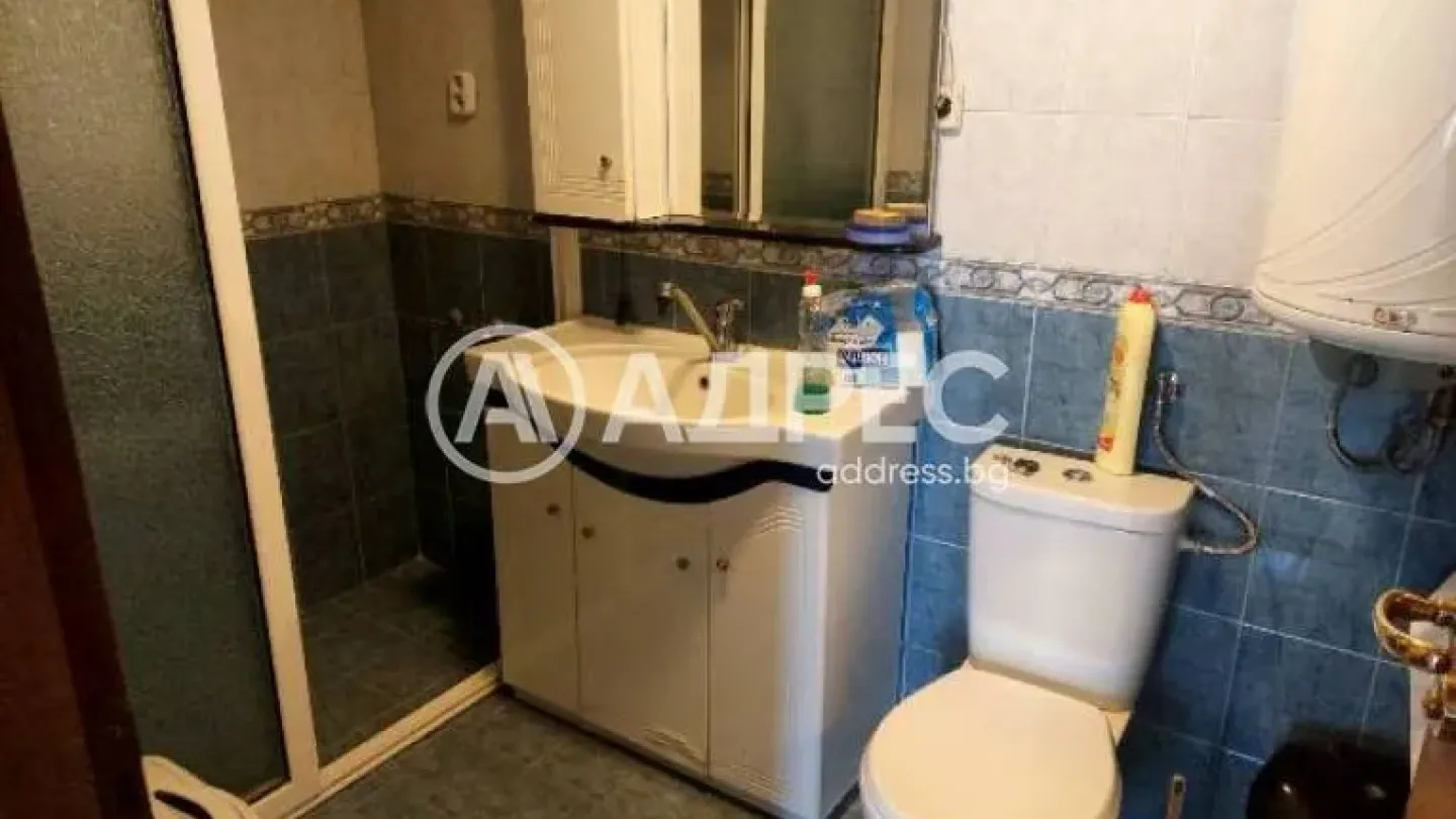 Spacious Three-Bedroom Mezonet for Sale in the Heart of Stara Zagora - Image 5