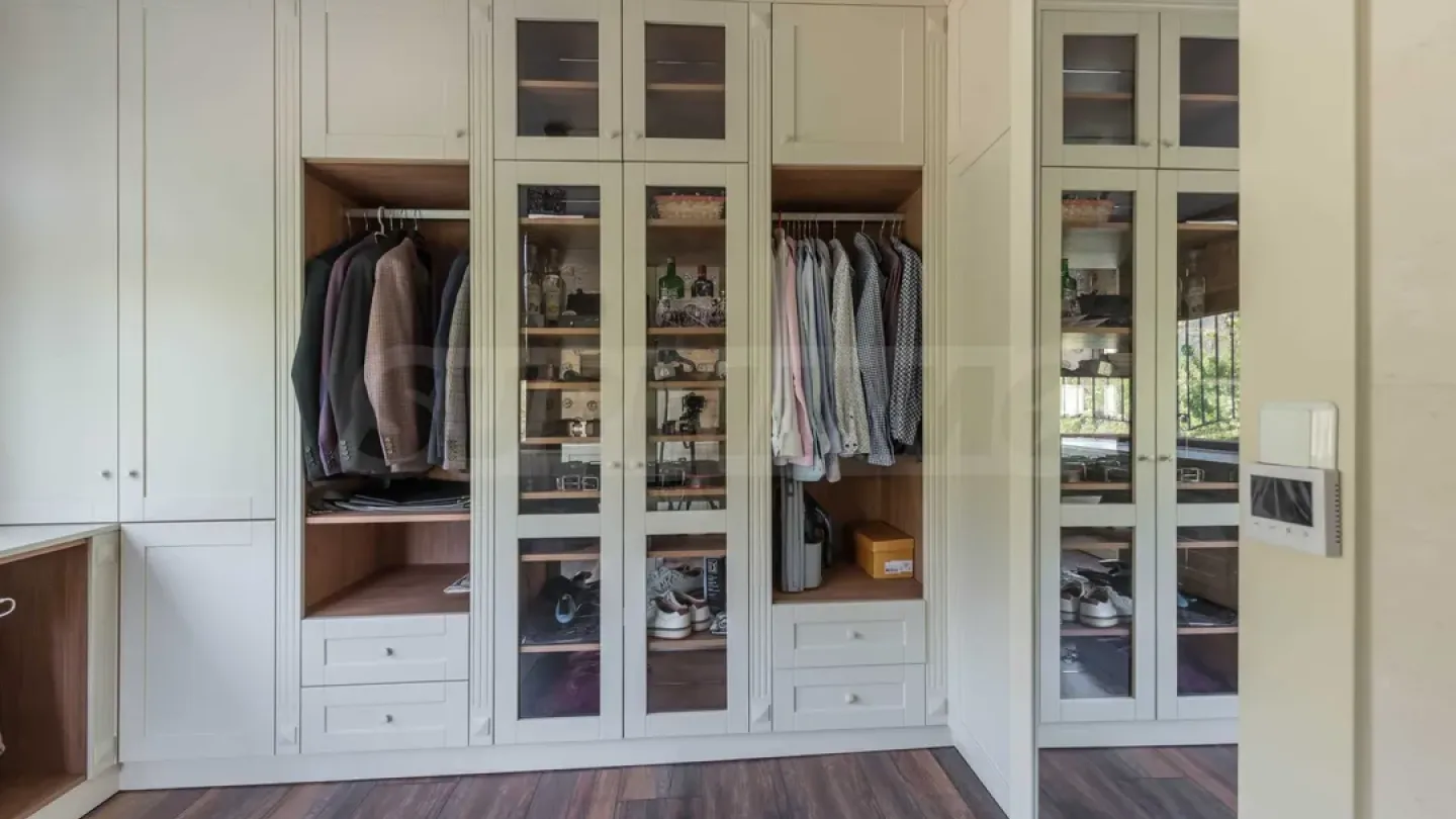 Spacious 3-Bedroom Apartment in Elite Varna Complex - Image 5