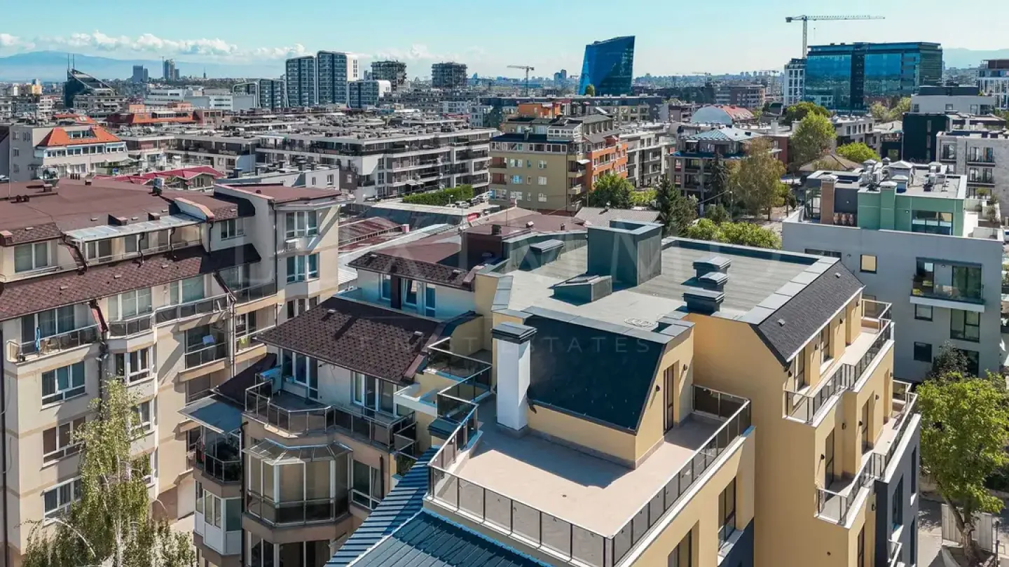 Spacious Apartment with Vitosha Mountain Views - Image 2
