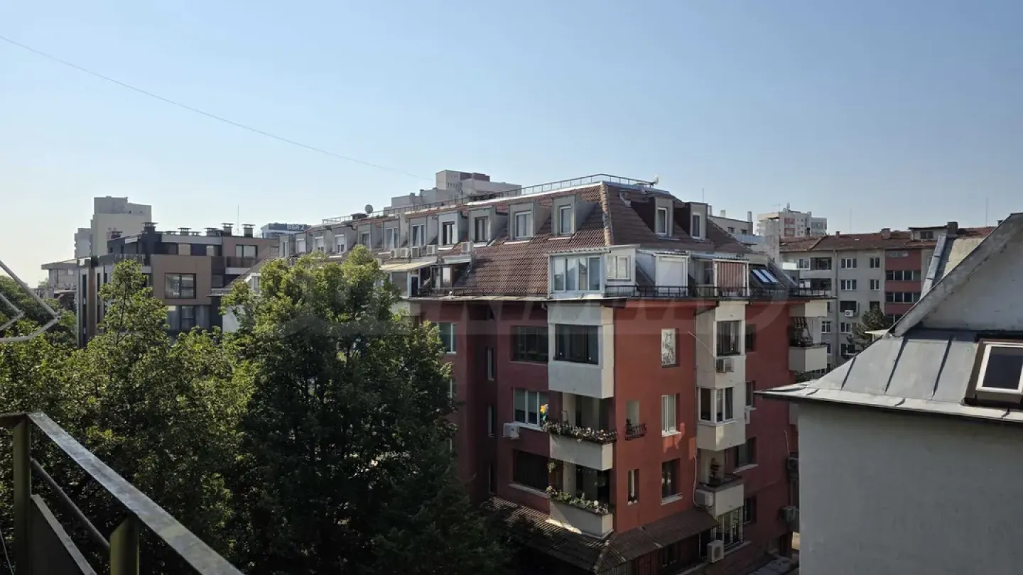 Spacious 3-Bedroom Apartment in Quiet Green Sofia Area - Image 3