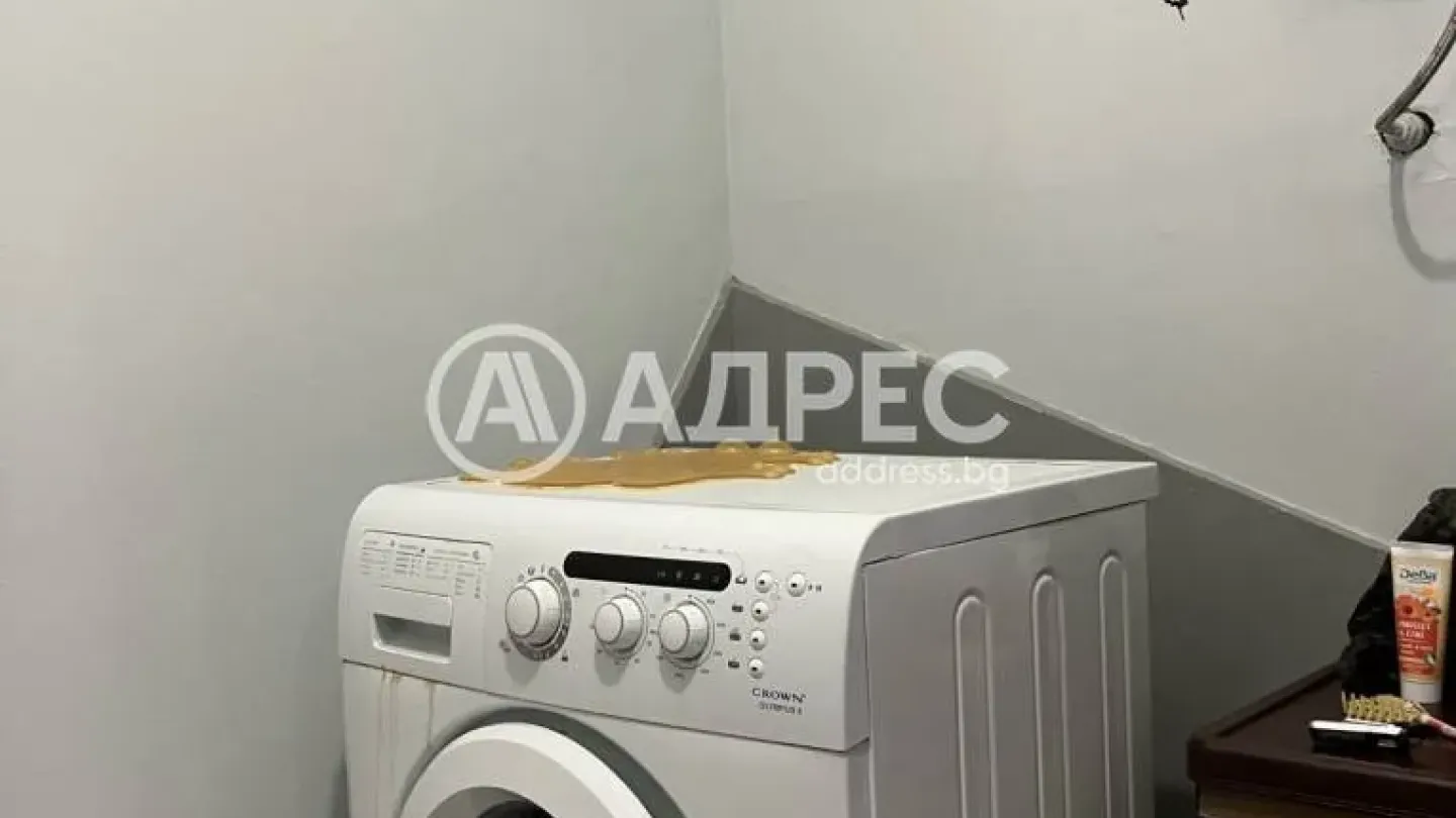 Spacious Fully Furnished Burgas Apartment with Garden and Garage for Sale - Image 3