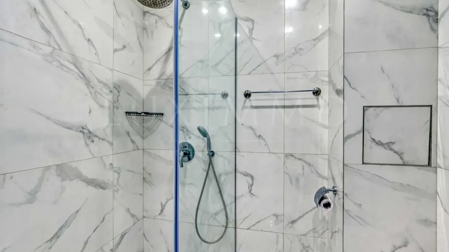 Spacious, Fully Furnished 1-Bedroom Apartment in Marble Residence, Sofia - Image 5