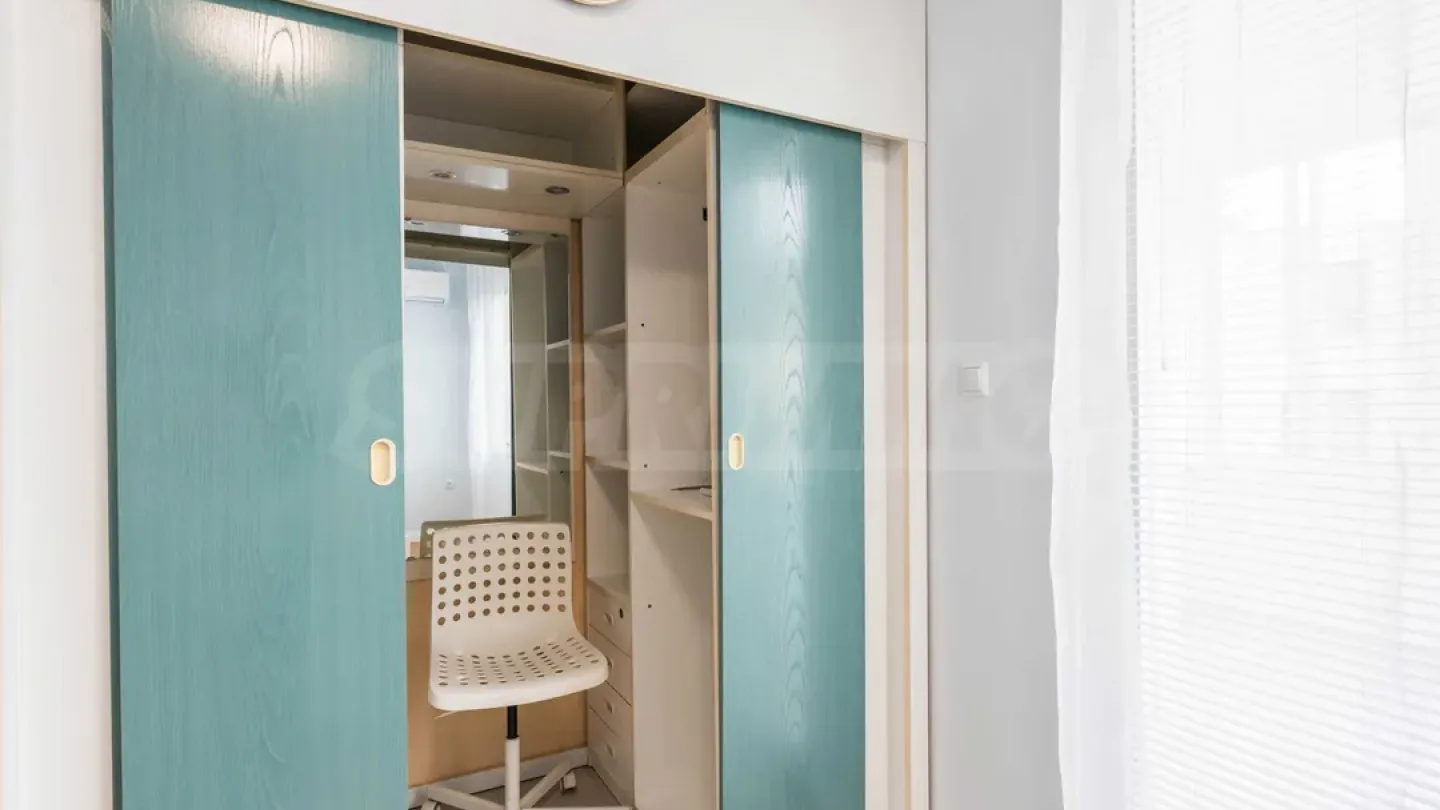 Spacious 3-Bedroom Apartment in Varna City Center - Image 4