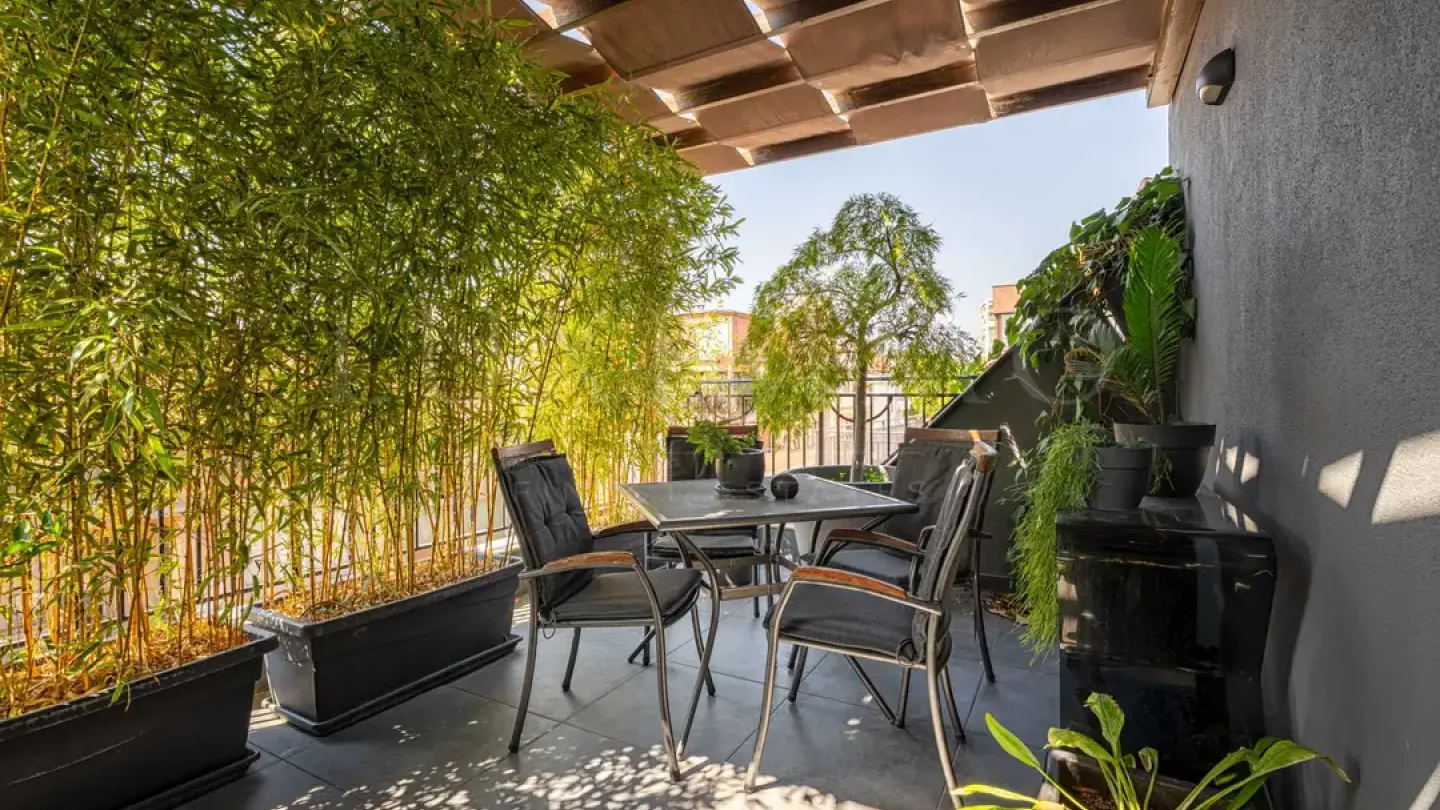 Luxury Designer Apartment with Garage in Plovdiv's Heart - Image 1
