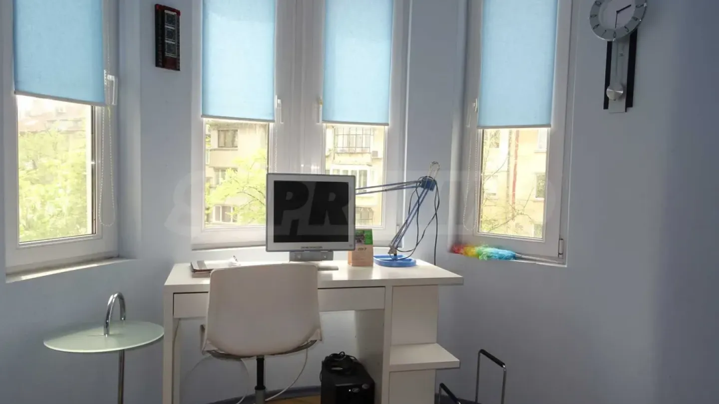 Spacious 3-Bedroom Apartment Near Varna University & City Center - Image 1