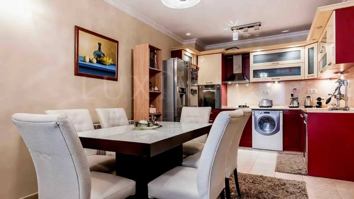 Spacious, Fully Furnished One-Bedroom Apartment Near Medical University - Image 2