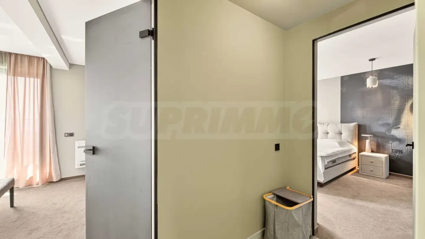 Spacious, Fully Furnished Apartment with Sea View Terrace - Image 4