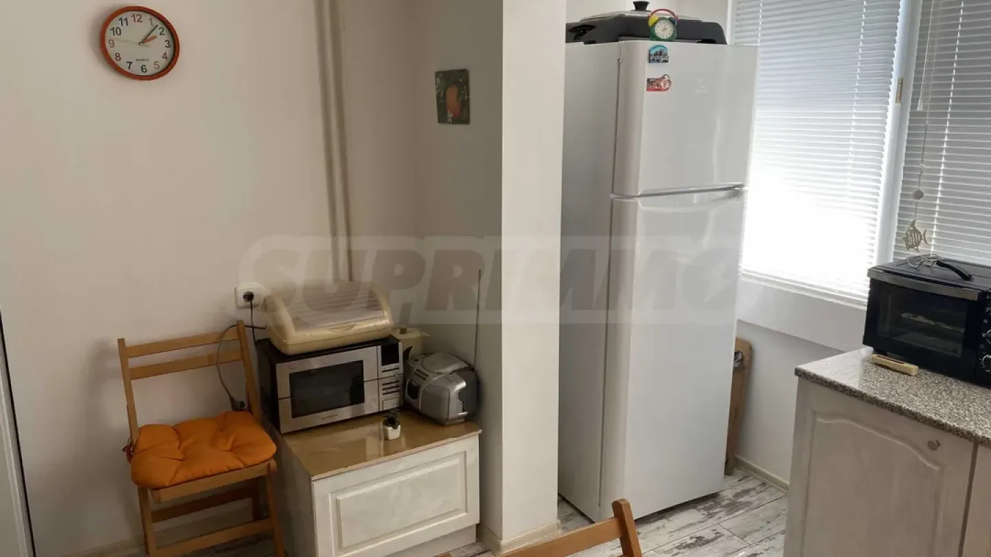 Spacious Fully Furnished 3-Bedroom Apartment Near Galleria in Burgas - Image 1